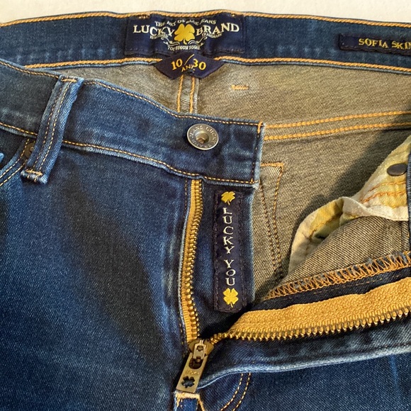 Lucky Brand Sophia Skinny Ankle soft dark wash mid rise Size 10 / 30 - Picture 6 of 13